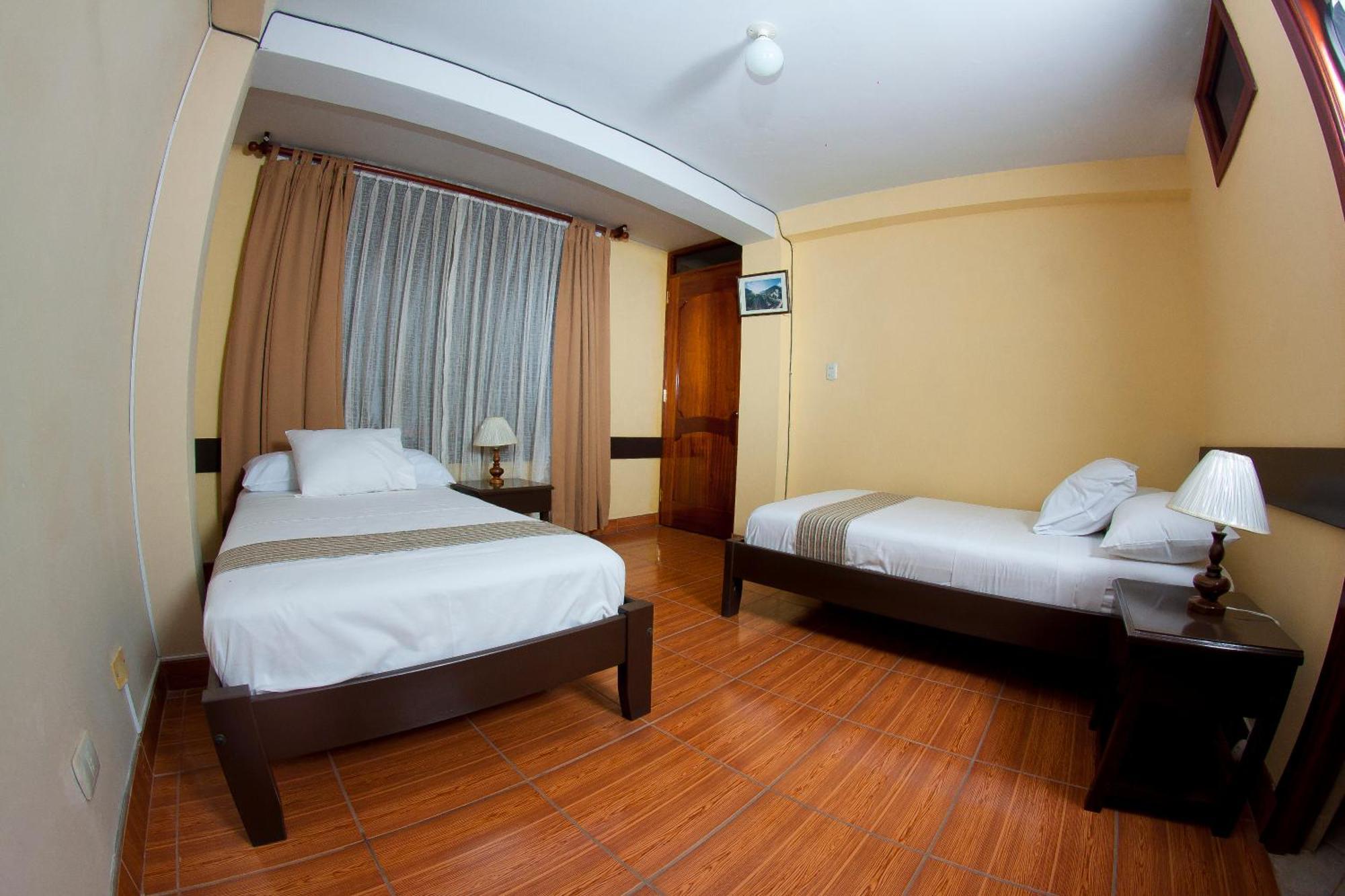 Yucay Plaza Inn Szoba fotó